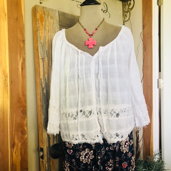 Tops - Boho distressed Top/Blouse